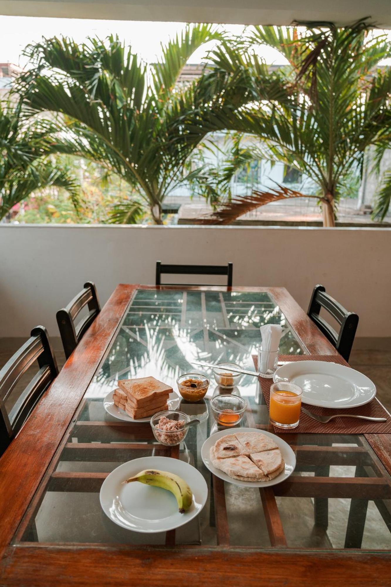 Hotel Tobiko Trincomalee Kültér fotó