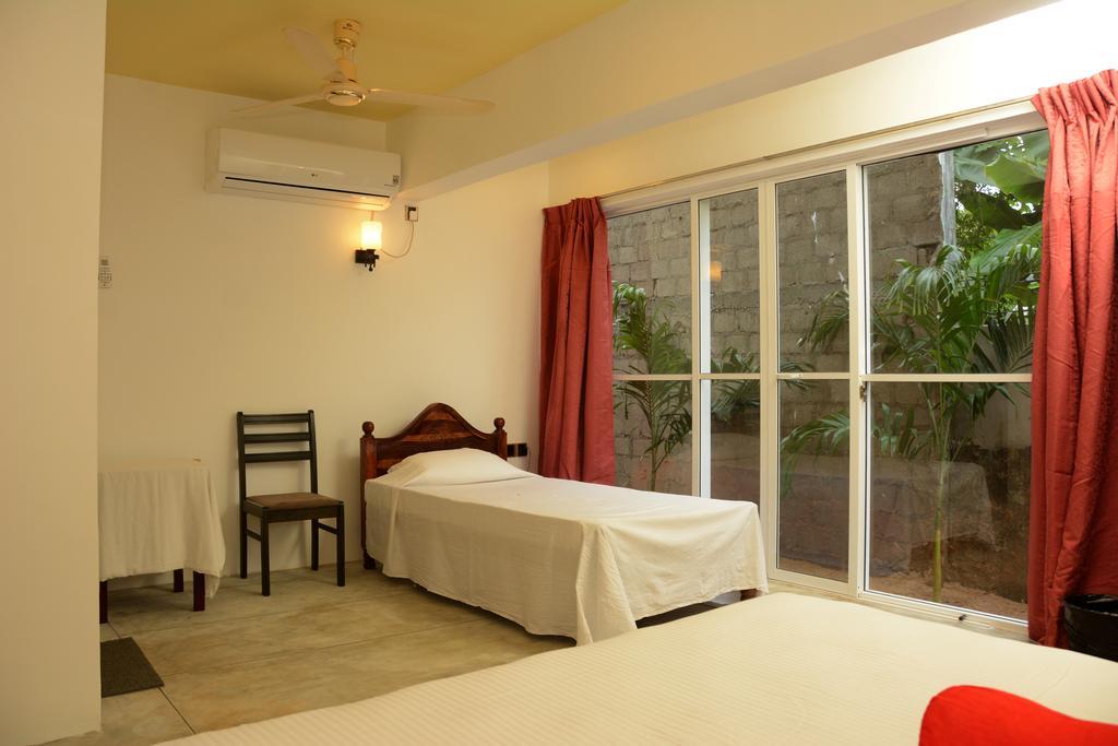 Hotel Tobiko Trincomalee Kültér fotó
