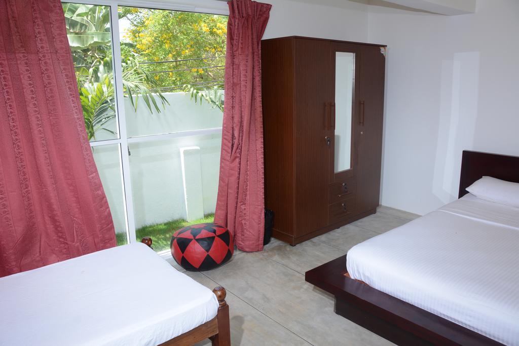 Hotel Tobiko Trincomalee Kültér fotó