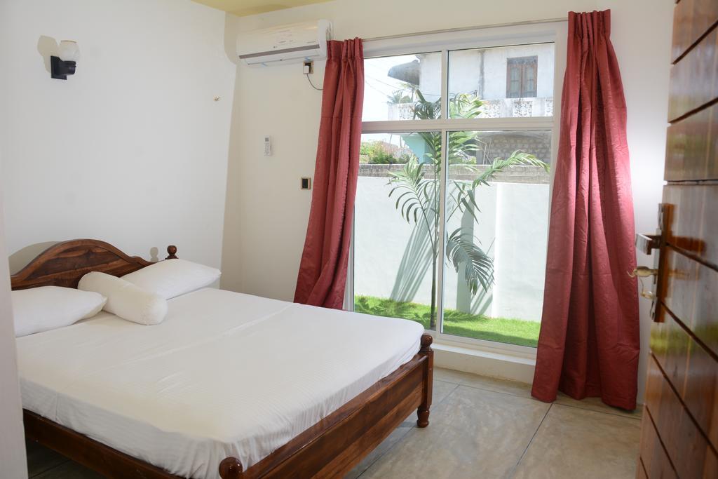 Hotel Tobiko Trincomalee Kültér fotó